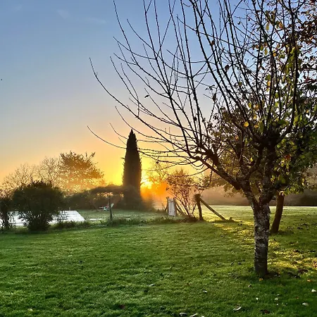 Les Papillons De Baccara Hébergement de vacances Gondrin