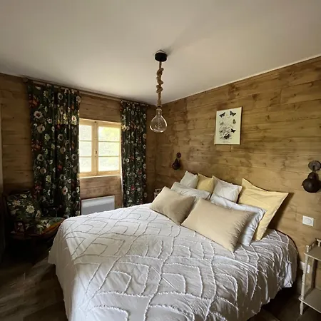 Les Papillons De Baccara Gondrin