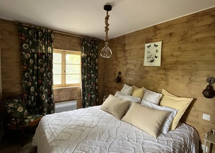 Les Papillons De Baccara Gondrin